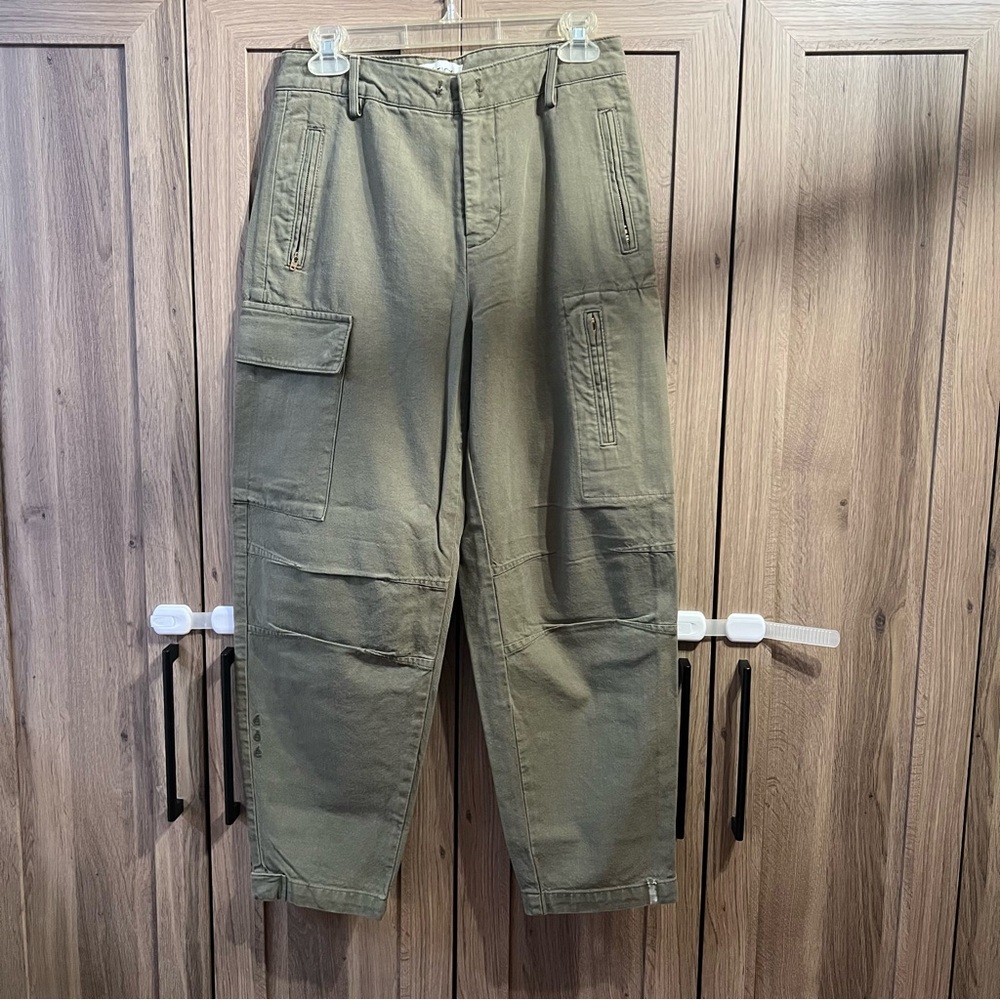 *Flawed* NWOT Women’s Etica Ren Cropped Relaxed Cargo Pant Size 28 Sage